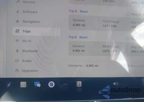 2026 Tesla Model Y Long Range Launch Series/Premium All-Wheel Drive z USA, uszkodzony, nr VIN 7SAYGDEE3TF328306